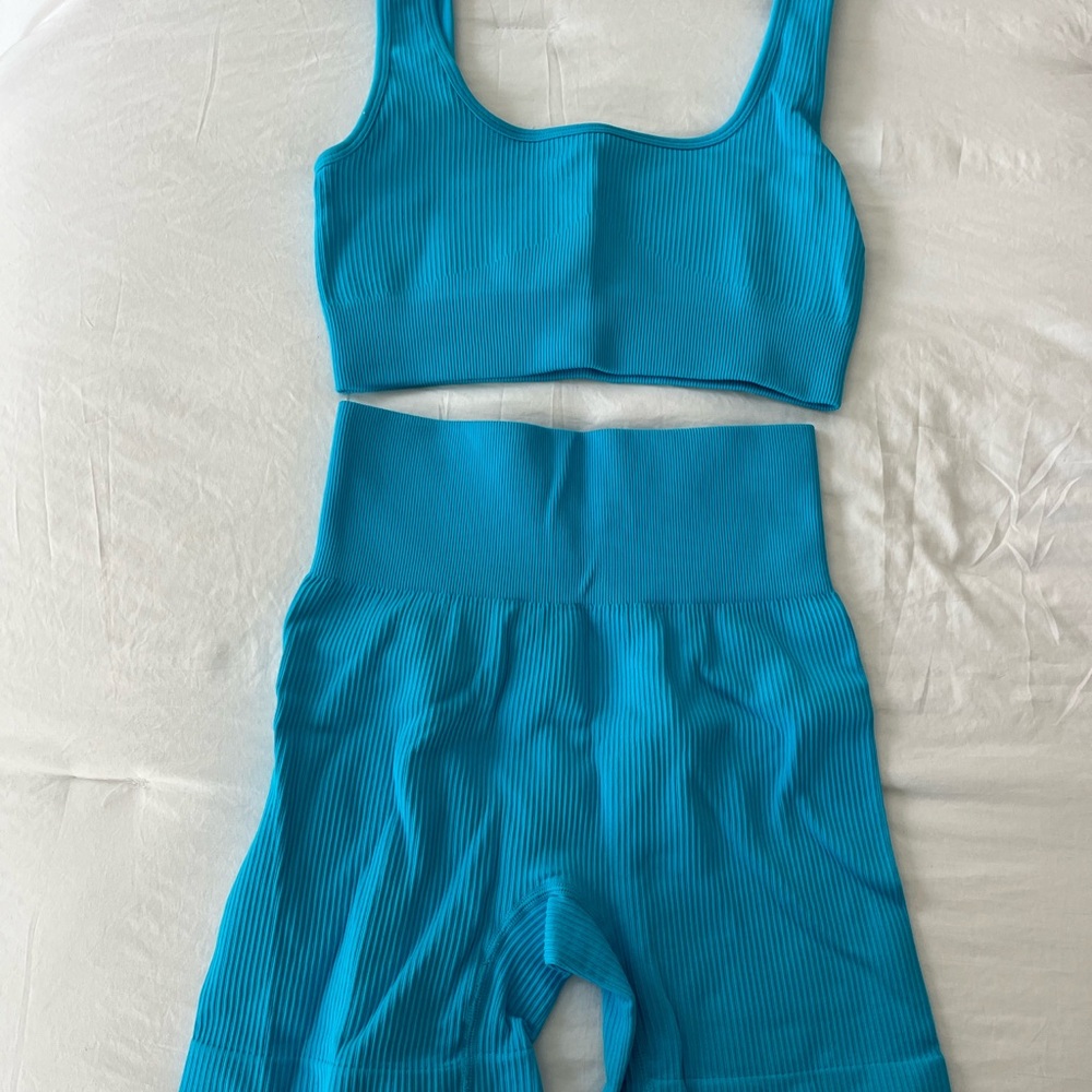 Amazon Women's Teal Ribbed Bike Shorts Set